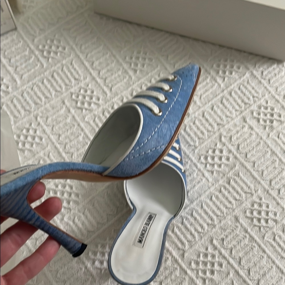 Manolo Blahnik Blue Suede sneaklo Heels - Picture 8 of 17